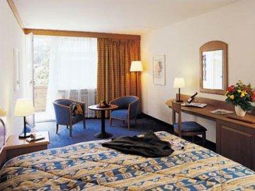 采尔马特 Le Petit Cervin酒店 外观 照片 A typical room at the Hotel de la Tour